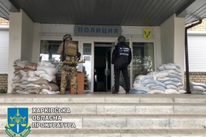 ウクライナ検察、イジュームのロシア「偽警察」の証拠品を収集