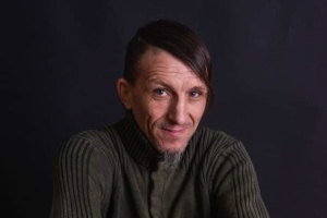 В Ізюмі розшукують викраденого окупантами письменника і волонтера Володимира Вакуленка