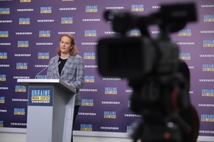 Чому українці, які втекли від війни за кордон, не є біженцями - роз’яснення Міграційної служби