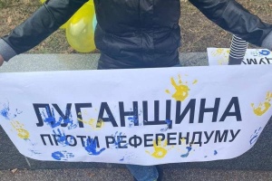 У кущах і під дулами автоматів: як загарбники проводять псевдореферендум на Луганщині