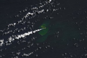 После извержения вулкана в Тихом океане «родился» остров