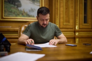 Президент підписав указ про створення трьох військових адміністрацій на Луганщині