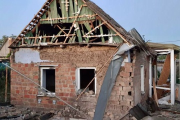 Russische Angreifer befeuern wieder Nikopol mit Raketenwerfern „Grad“, es gibt Verwundete