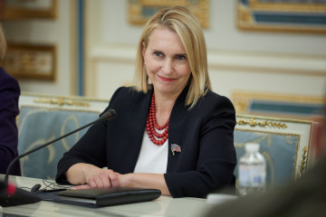 US-Botschafterin verspricht, Tag und Nacht für Unterstützung der Ukraine zu arbeiten