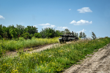 Fallschirmjäger posten erste Aufnahmen der Offensive ihrer Einheiten in Region Charkiw