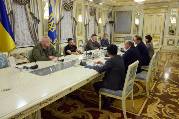 Zelensky, Vitorino discuss support for Ukrainians affected by war
