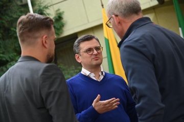 Kuleba informs Lithuanian, Irish FMs about security guarantees for Ukraine