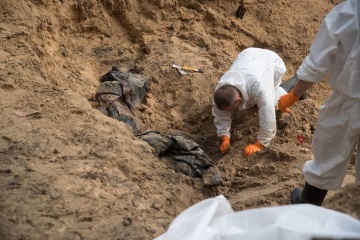 Bereits 146 Leichen von Opfern russischer Aggression bei Isjum exhumiert