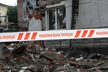 Russians hit apartment block in Bakhmut, two people trapped under rubble