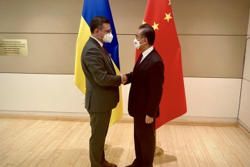 Außenminister der Ukraine und Chinas erörtern Beziehungen zwischen den Ländern