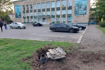 Guerre en Ukraine : Trois morts et douze blessés dans le bombardement d’un arrêt de transport en commun dans le sud du pays