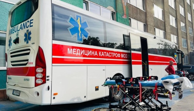 Перший в Україні реанімаційний автобус евакуював за кордон пацієнтів з львівських лікарень