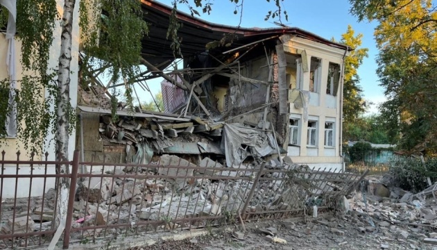 росіяни за добу обстріляли 15 населених пунктів Донеччини