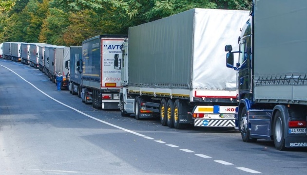 Ukraine-Poland border: 45-km line of trucks sparks concern in Kyiv