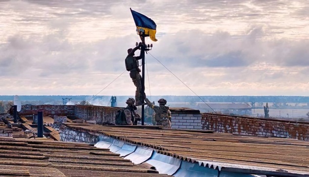 Українські прапори повертаються туди, де мають бути по праву - Зеленський після засідання Ставки