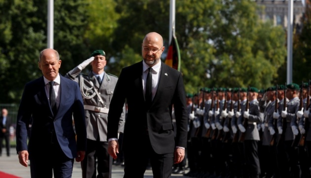 Shmyhal, Scholz discuss possible deliveries of German tanks to Ukraine