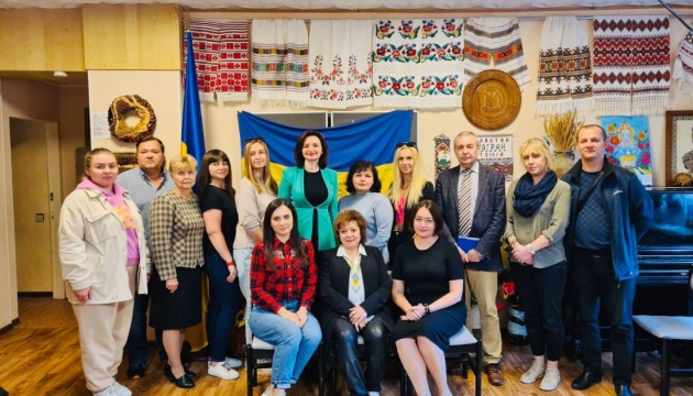 Посол в Естонії зустрілася з українською громадою та переселенцями в місті Сілламяе