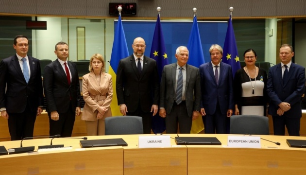 Україна та ЄС у Брюсселі підписали низку двосторонніх документів