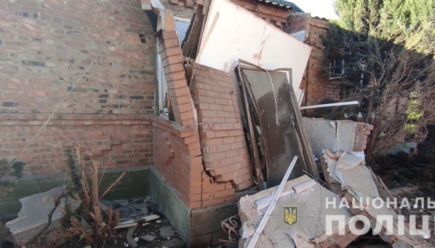 Russians injure two civilians in Donetsk region