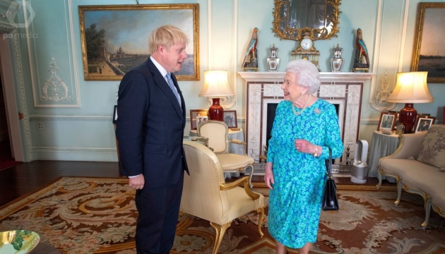 Британська королева схвалила відставку Джонсона
