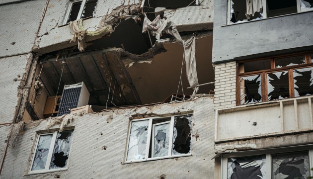 Обстріл Харкова: зруйнований поверх будинку, є загиблий та щонайменше троє постраждалих