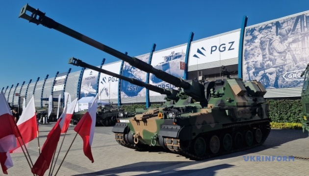 Виставка озброєння в Польщі: майже без української «оборонки», проте з Україною на вустах