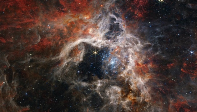 Телескоп James Webb показав туманність Тарантул із масивними зірками