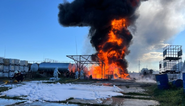 У Борисполі під час повітряної тривоги виникла пожежа на підприємстві, «прильотів» не було
