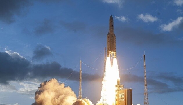 Французька ракета Ariane доставила на орбіту найбільший супутник Eutelsat
