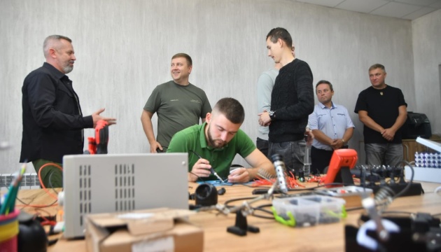 В Україні налагодили випуск портативних зарядних станцій