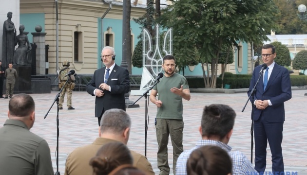 Зеленський відреагував на обшуки у представників волонтерського руху