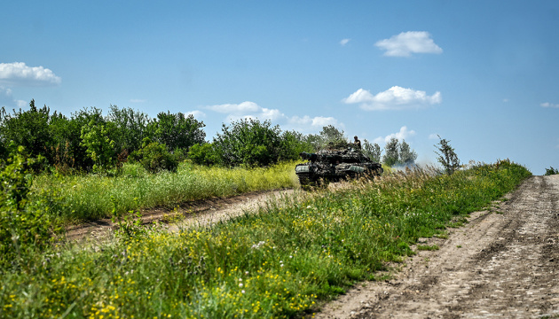 Fallschirmjäger posten erste Aufnahmen der Offensive ihrer Einheiten in Region Charkiw