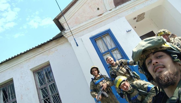 Десантники показали, як нищили ворога під час контрнаступу на Харківщині 