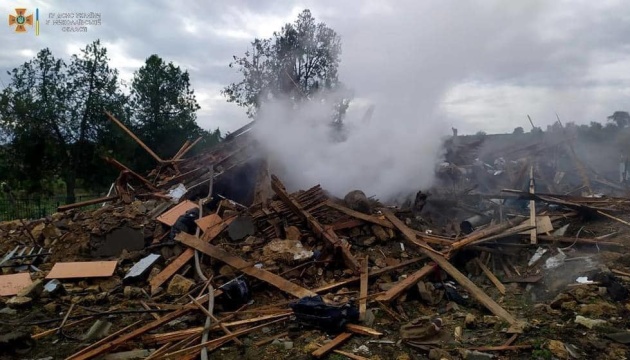 На Миколаївщині внаслідок обстрілів пошкоджені житлові будинки та об'єкти інфраструктури