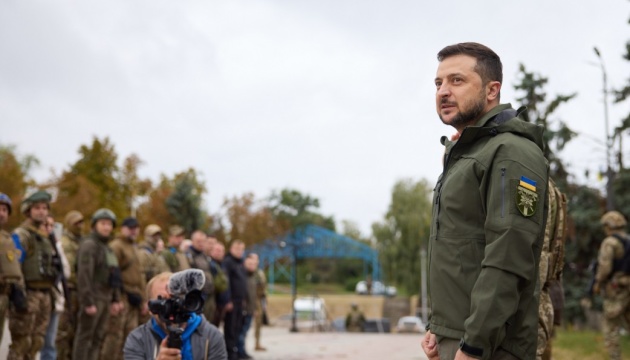 Бережете наших людей і майбутнє: Зеленський подякував воїнам за звільнення українських земель