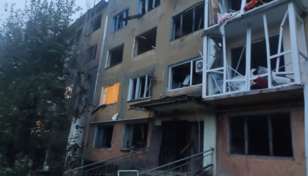 In der Nacht Selydowe mit Raketenwerfern „Smertsch“ und S-300 angegriffen, mehr als 30 Hochhäuser beschädigt