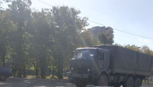 У Маріуполі знову фіксують рух військової техніки рф у бік Бердянська