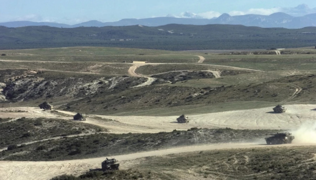 Іспанія навчатиме українських військових поводитися з танками та зенітними батареями