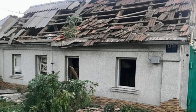 In Mykolajiw trifft feindliche Rakete den Hof eines Privathauses