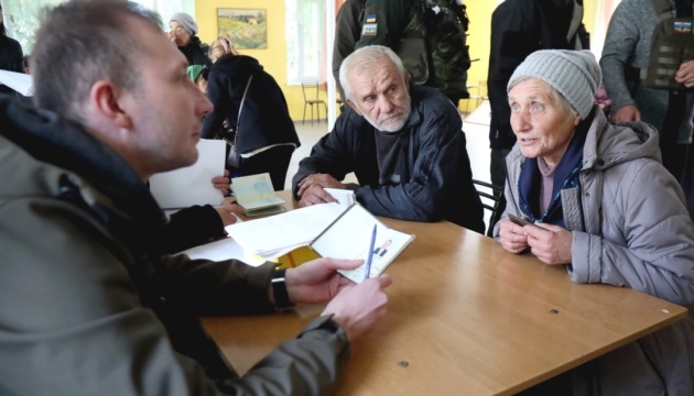 Мешканцям деокупованої Харківщини почали видавати разову грошову допомогу