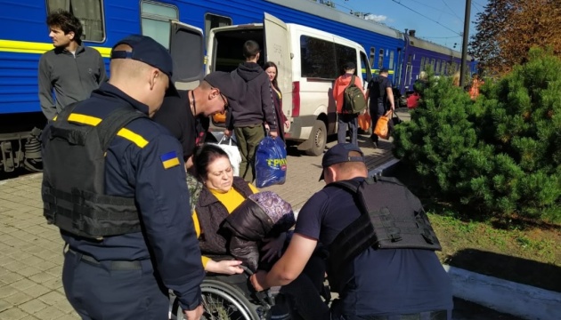 З Донеччини за добу евакуювали ще 308 цивільних