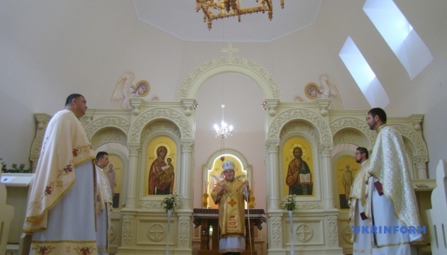У родинній садибі патріарха Йосифа Сліпого на Тернопільщині освятили іконостас
