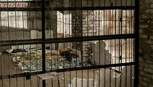 Guerre en Ukraine : Deux chambres de torture découvertes après le départ des troupes russes à Kozatcha Lopan