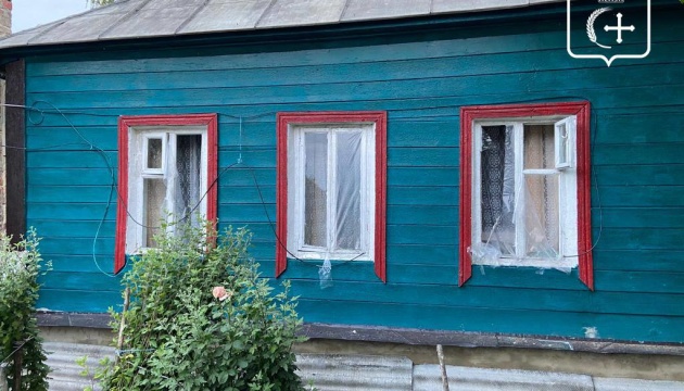 На Сумщині російські обстріли пошкодили приватні будинки та лінію електропередач