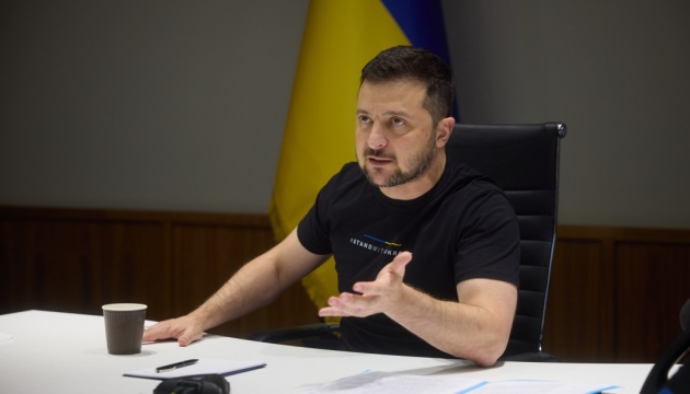 Зеленський вважає, що росіянам безпечніше мітингувати й потрапити за ґрати, ніж загинути в Україні