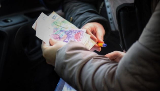 Жителі звільнених територій Харківщини отримують по 1200 гривень допомоги