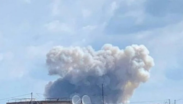Explosions rock Luhansk region’s Novoaidar: Russian ammo depot reportedly hit