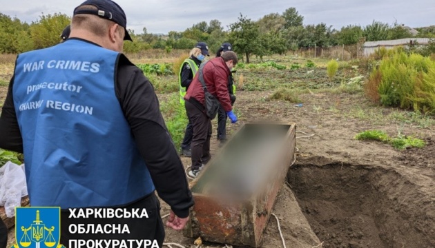 На Харківщині ексгумували тіло чоловіка, застреленого росіянами у спину