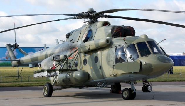 Ukrainische Flaksoldaten schießen russischen Hubschrauber Mi-8 ab
