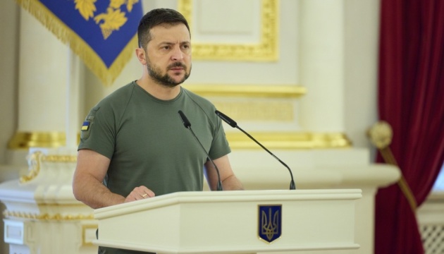 Zelensky presents Gold Star Orders to military and families of fallen heroes